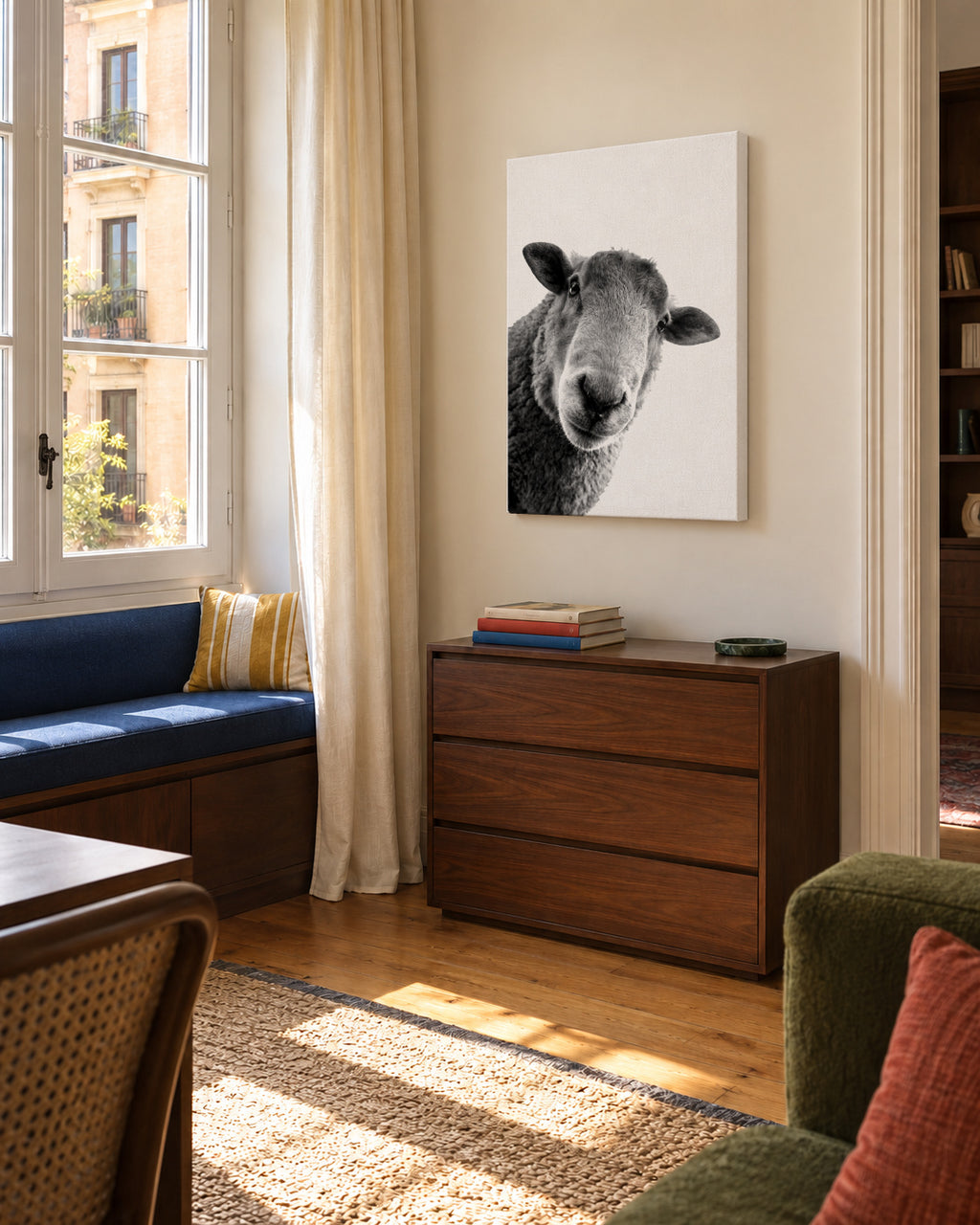 Curious sheep - Lienzo sin marco en ambiente