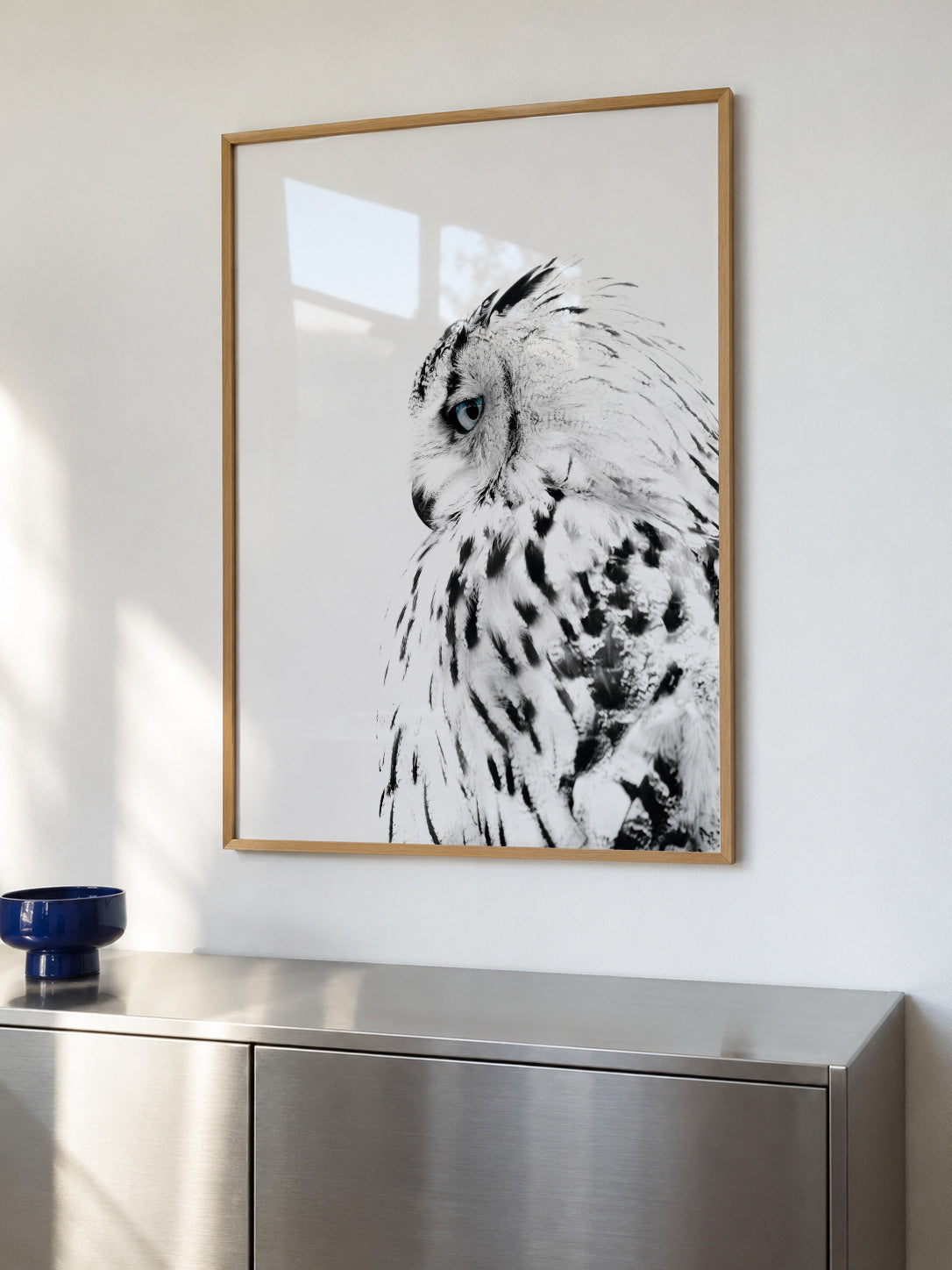 White owl - Framed poster in an interior