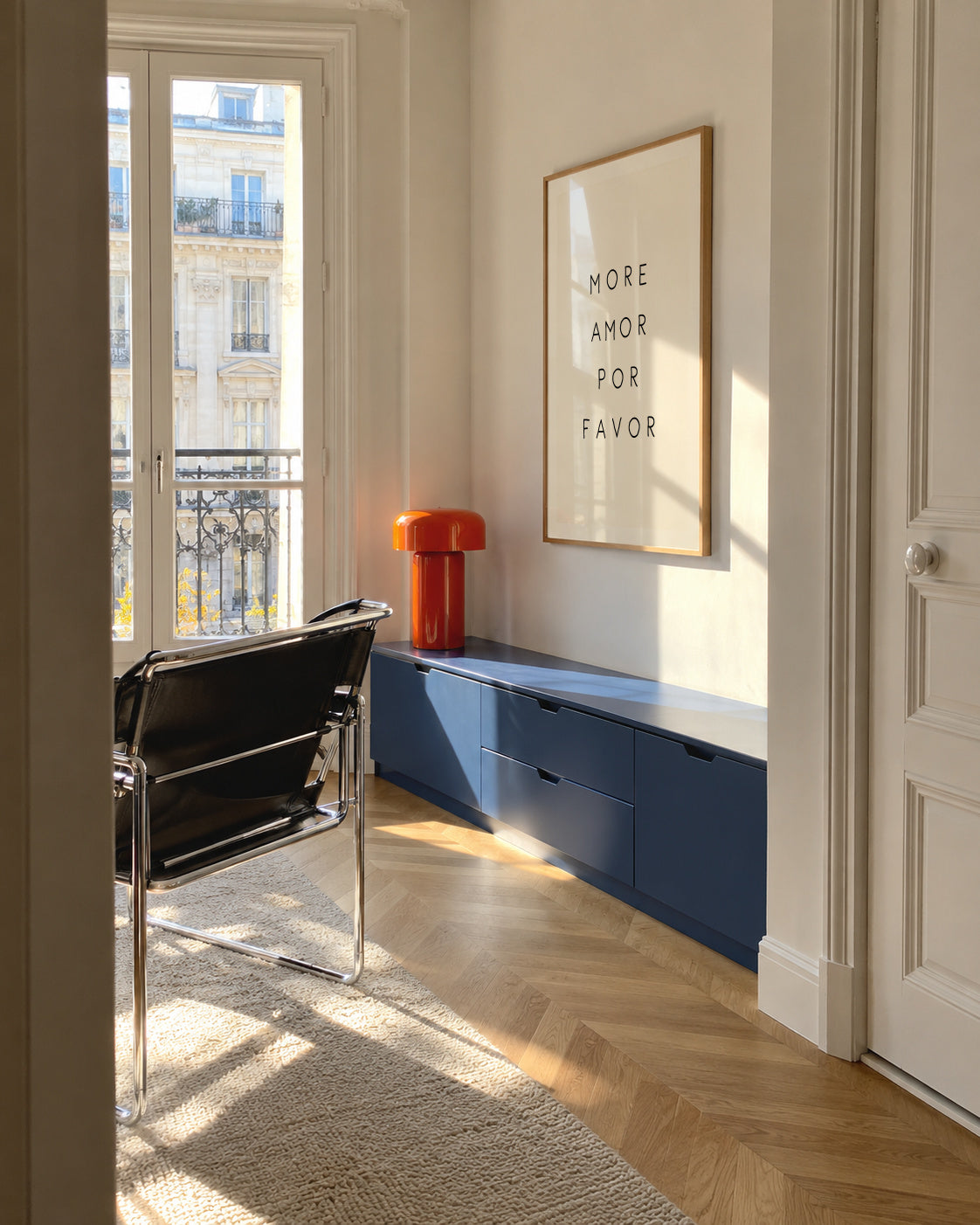 More Amor - Framed poster in an interior