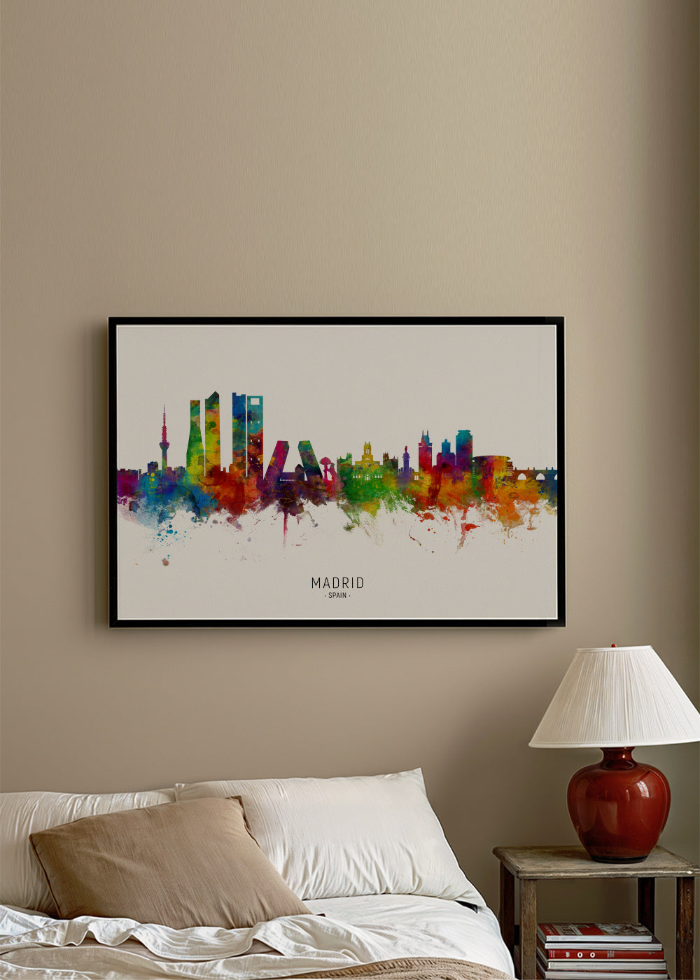 Madrid Skyline multicolor - Framed poster in an interior
