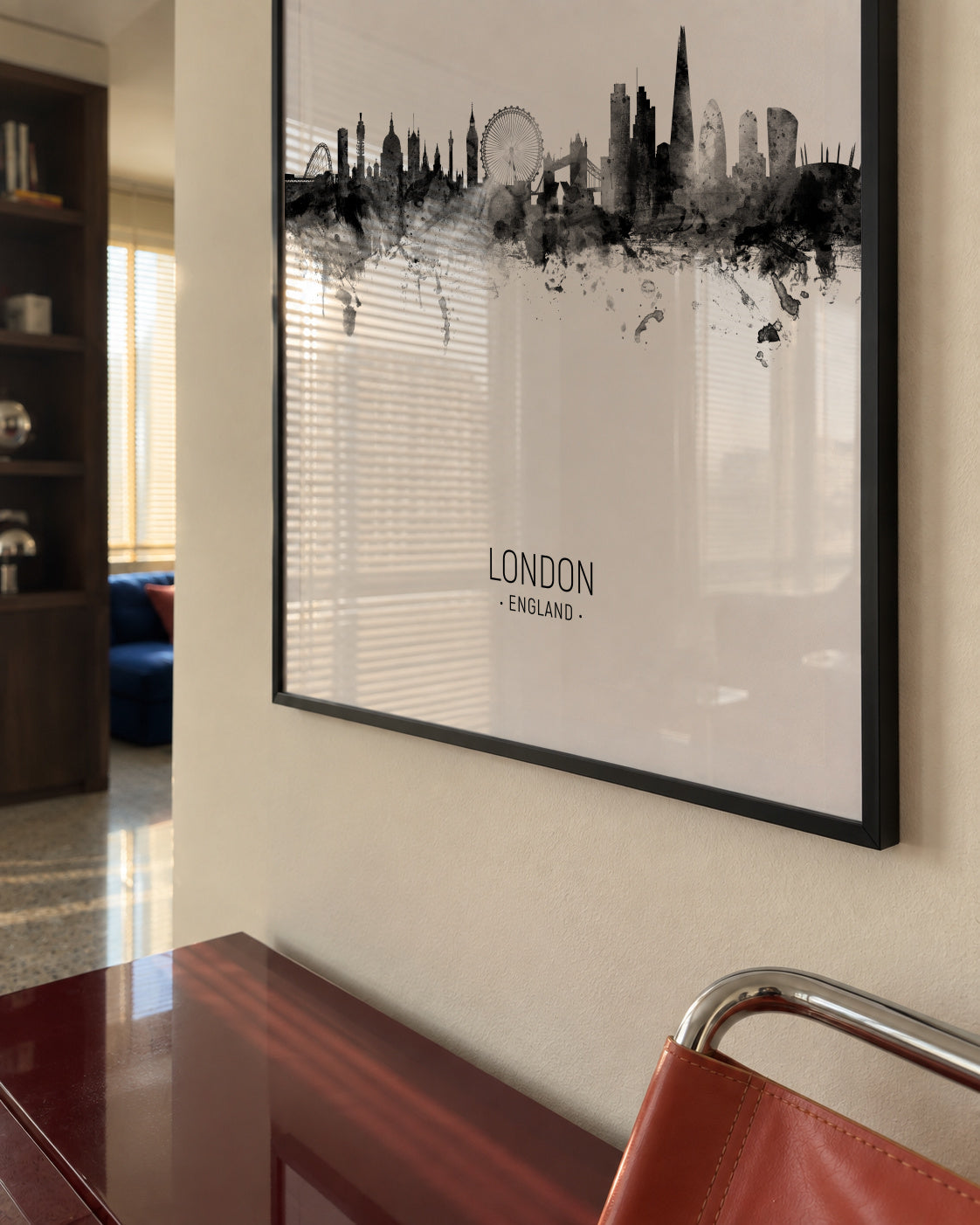 London Skyline en blanco y negro - Framed poster in an interior