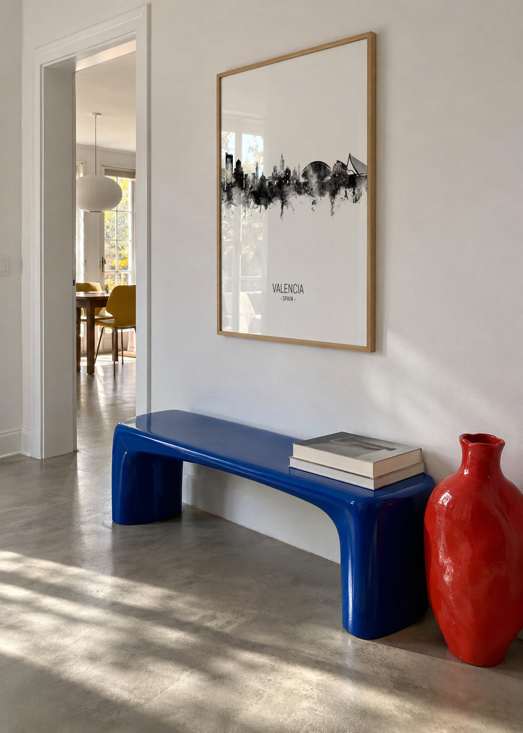 Valencia Skyline en blanco y negro - Framed poster in an interior