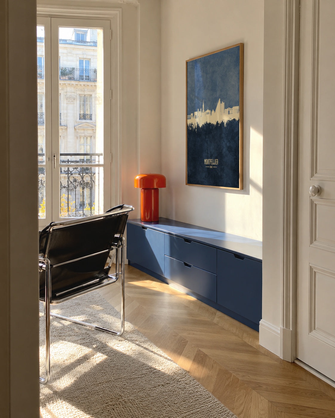 Montpellier Skyline azul - Framed poster in an interior