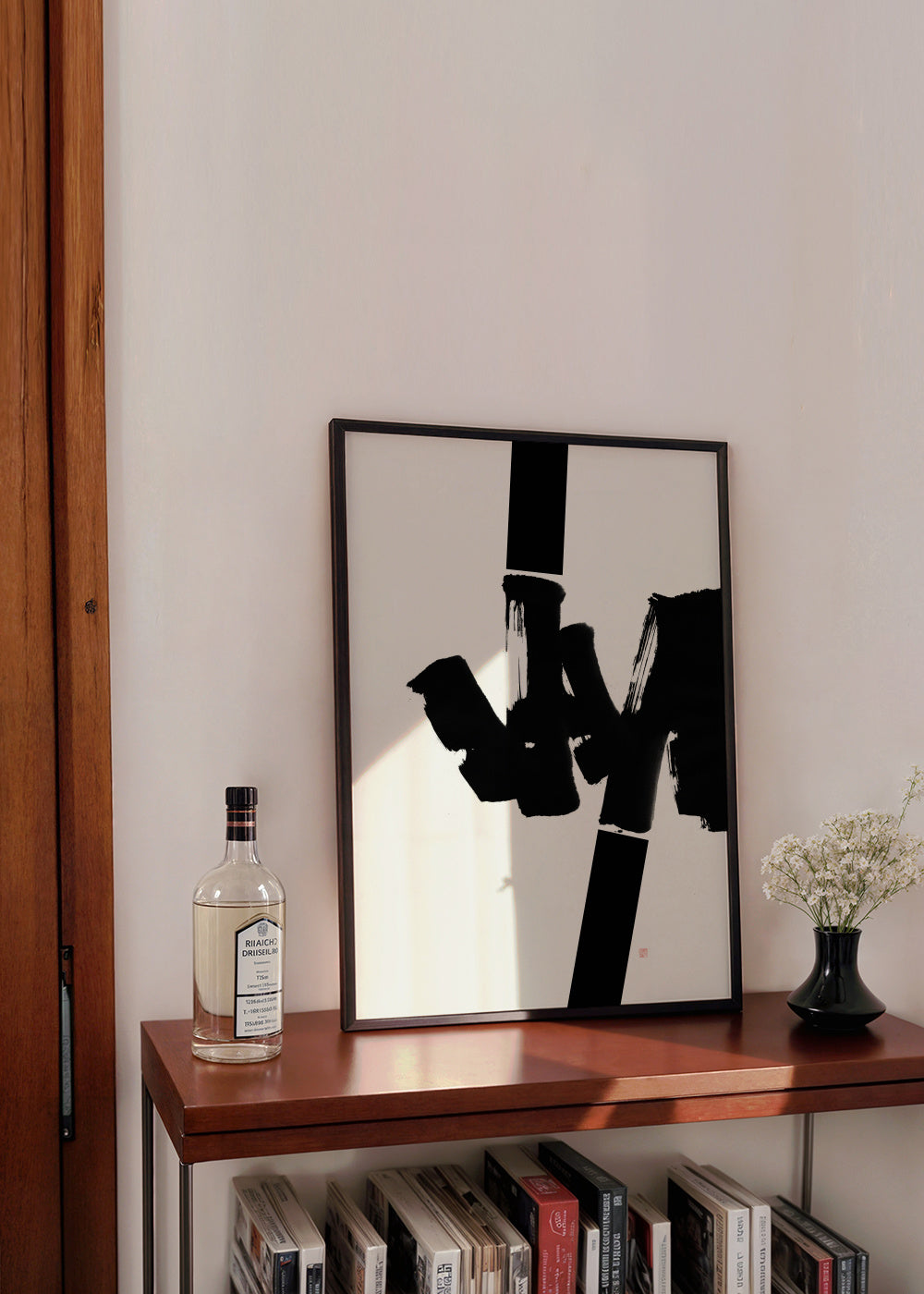 Construction - Framed poster in an interior