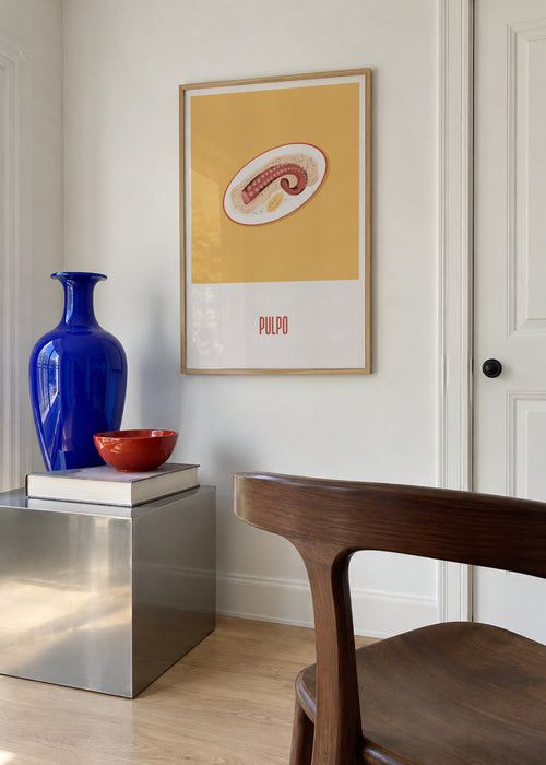 Pulpo - Framed poster in an interior