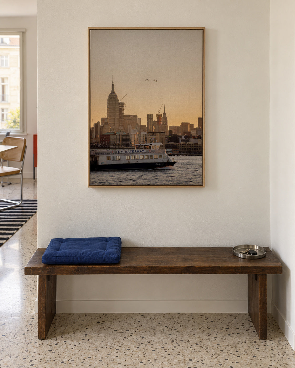 Manhattan Transfer - Framed canvas in an interior