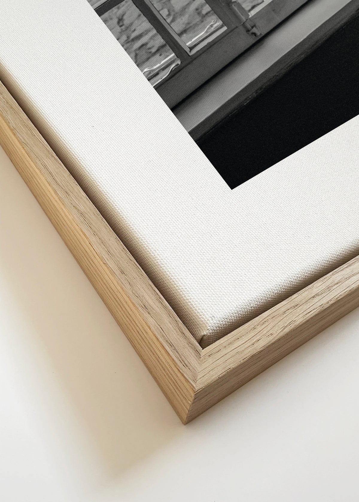 Breakfast time - Framed canvas detail