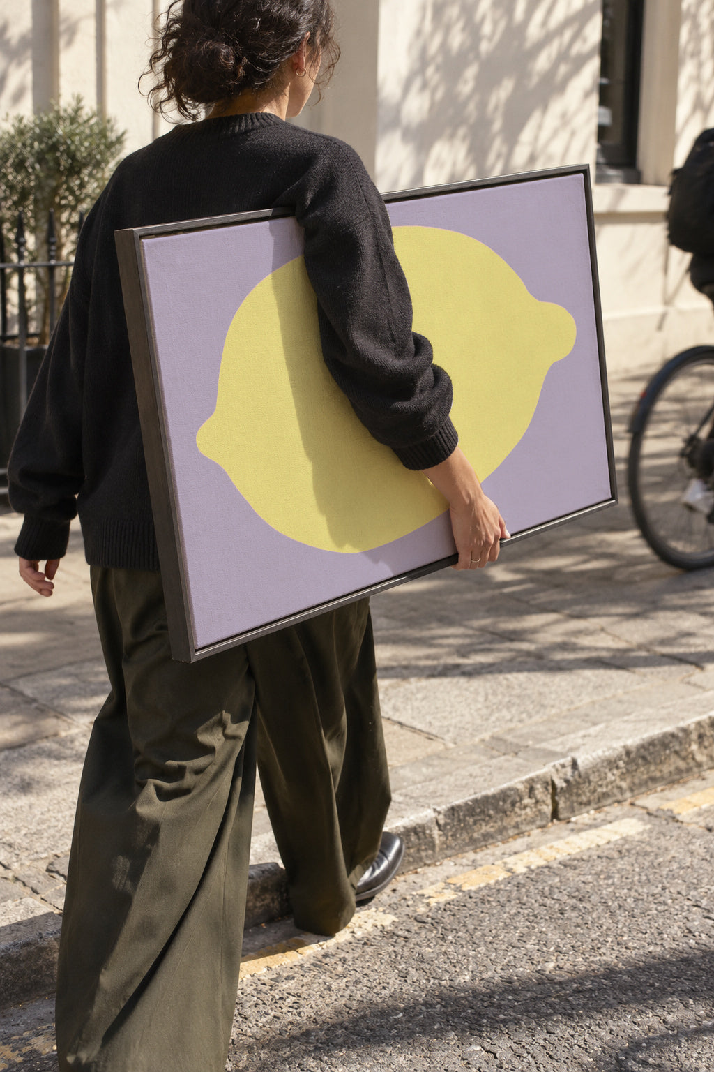 Lemon - Framed canvas in an interior