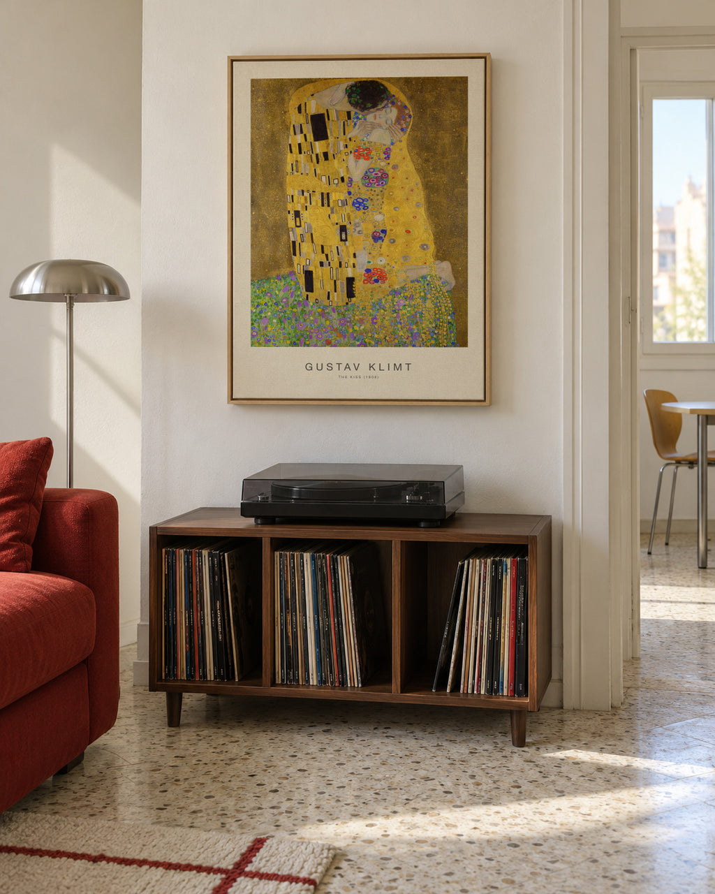 The Kiss (Special Edition) - Gustav Klimt - Framed canvas in an interior