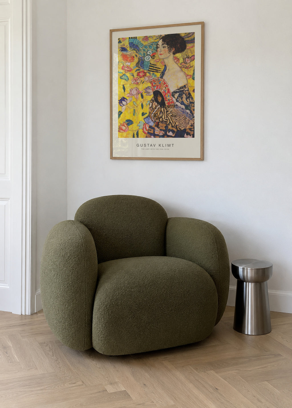 The Lady with the Fan (Special Edition) - Gustav Klimt - Framed poster in an interior