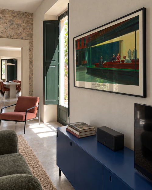 Nighthawks (Special Edition) - Edward Hopper - Framed poster in an interior