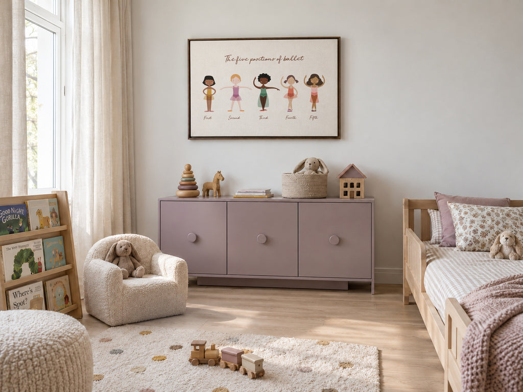 Las 5 posiciones de ballet - Framed canvas in an interior