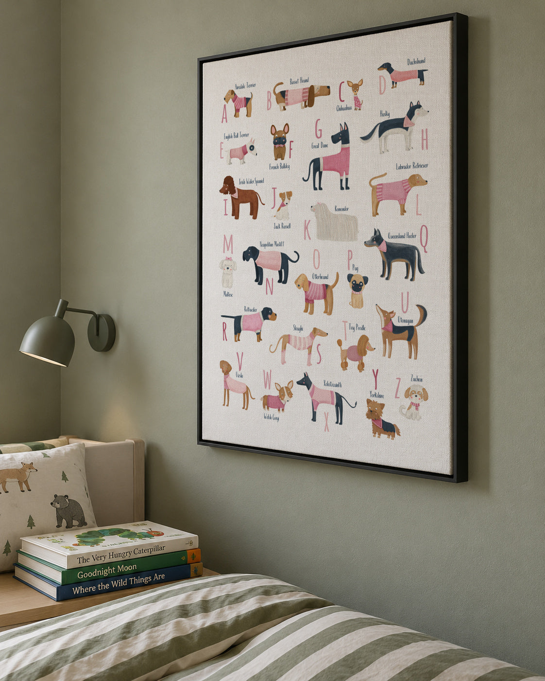 Abecedario con perros (rosa) - Framed canvas in an interior