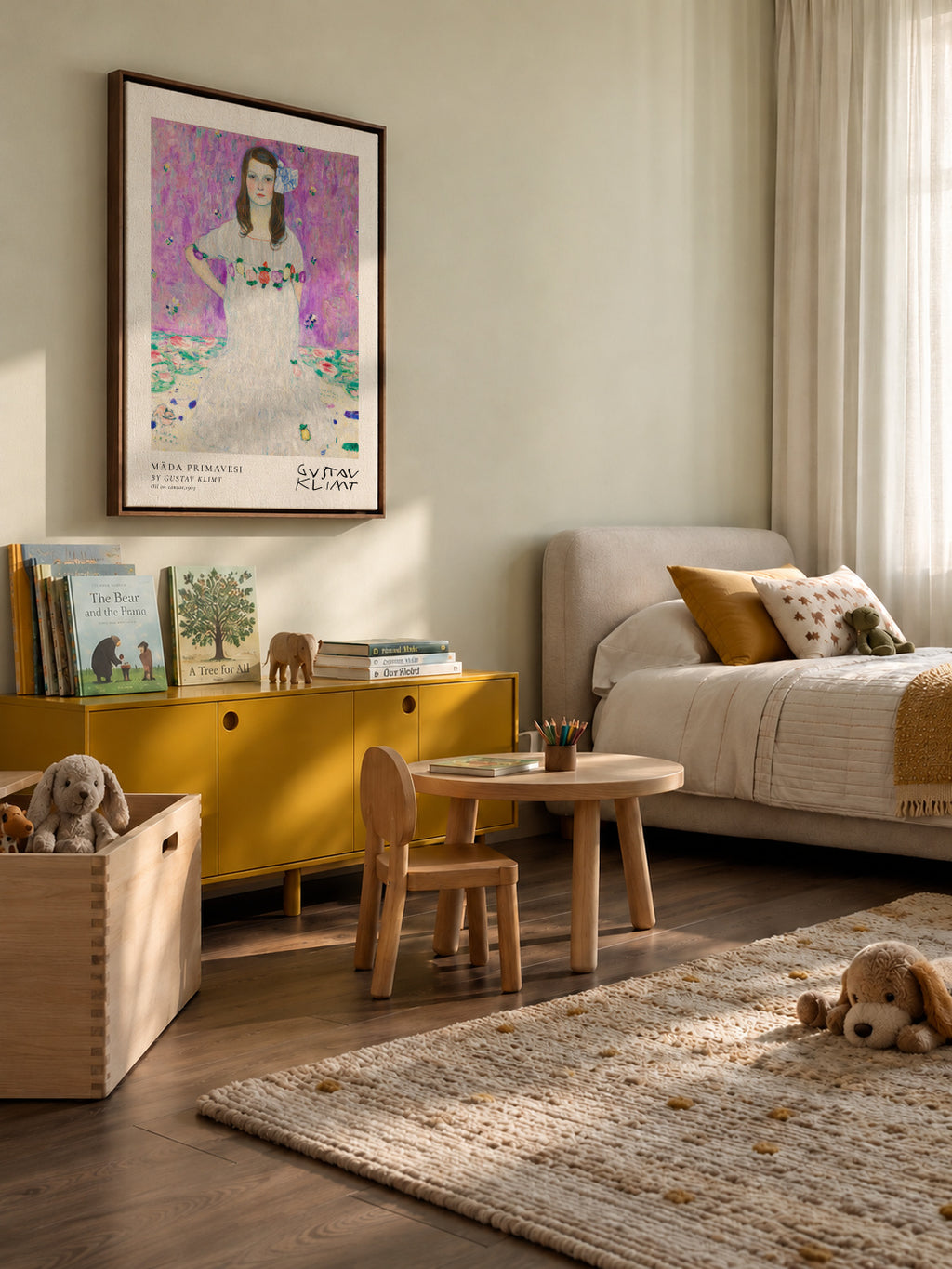 Ma?da Primavesi by Gustav Klimt - Framed canvas in an interior
