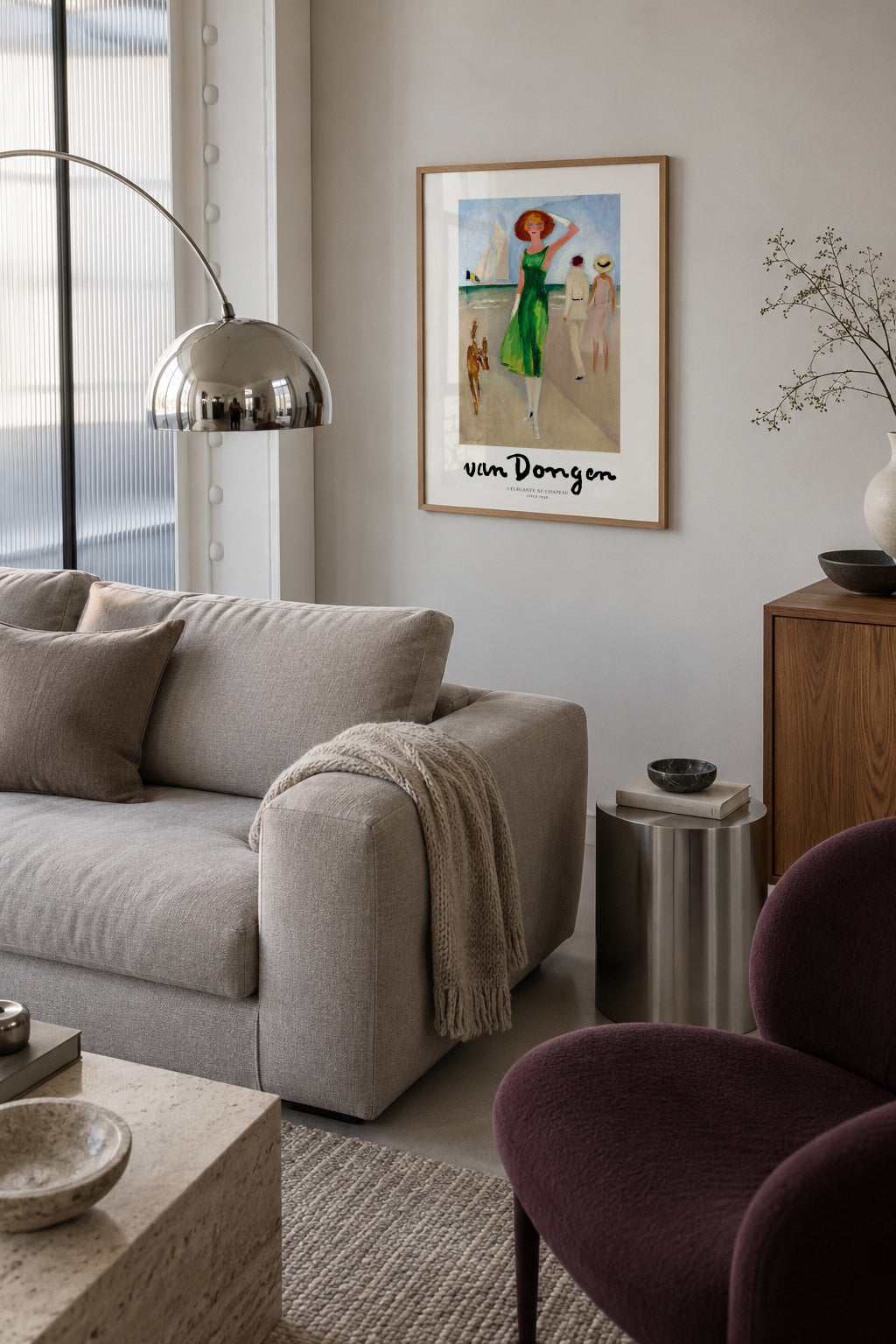L'elegante au chapeau By van Dongen Kees - Framed poster in an interior