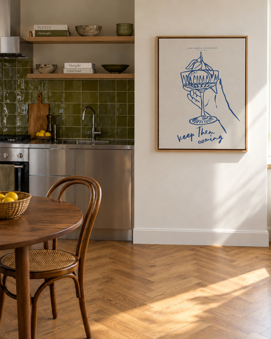 Life Simple simple pleasures - Cocktails - Framed canvas in an interior