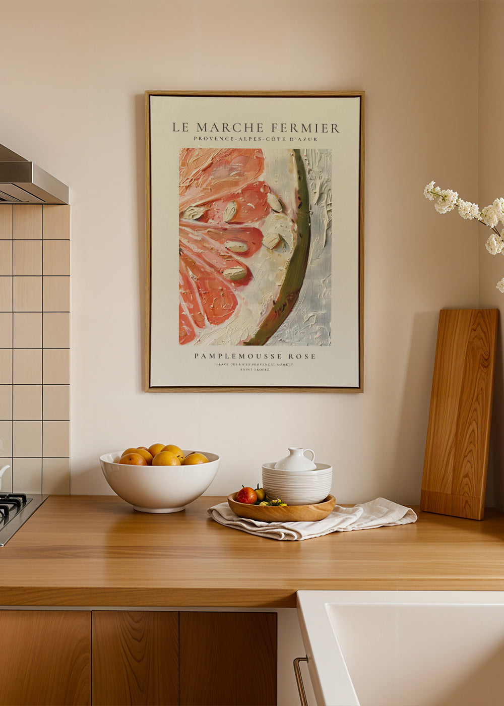 Le marche fermier - PAMPLEMOUSSE ROSE - Framed canvas in an interior