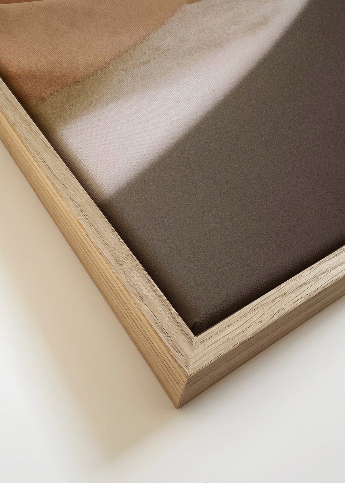 Chilling time - Framed canvas detail
