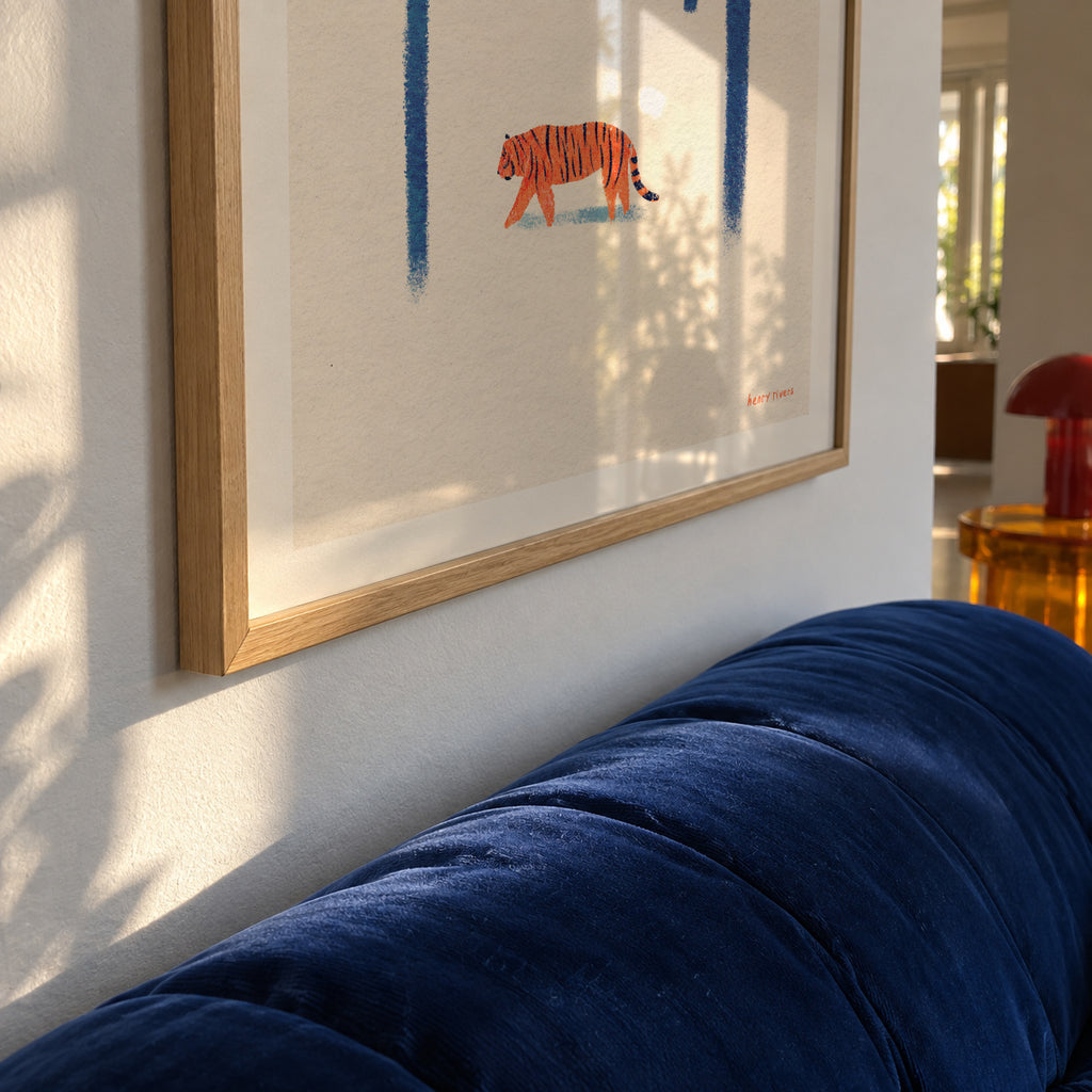 Tiger in the snow - Framed poster detail