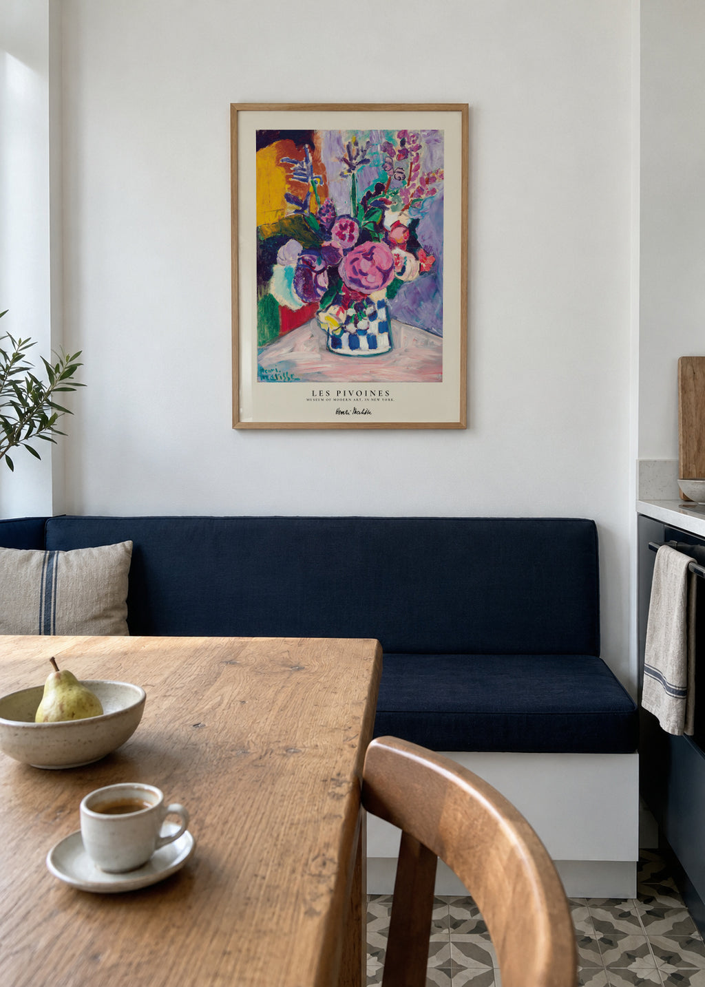 Henri Matisse Les Pivoines - Framed poster in an interior