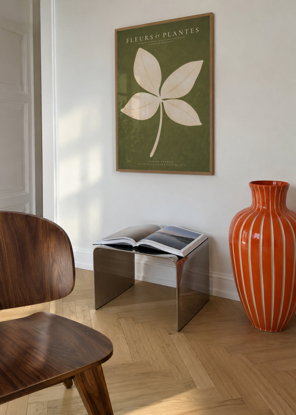 Minimal Leaf - Framed poster in an interior