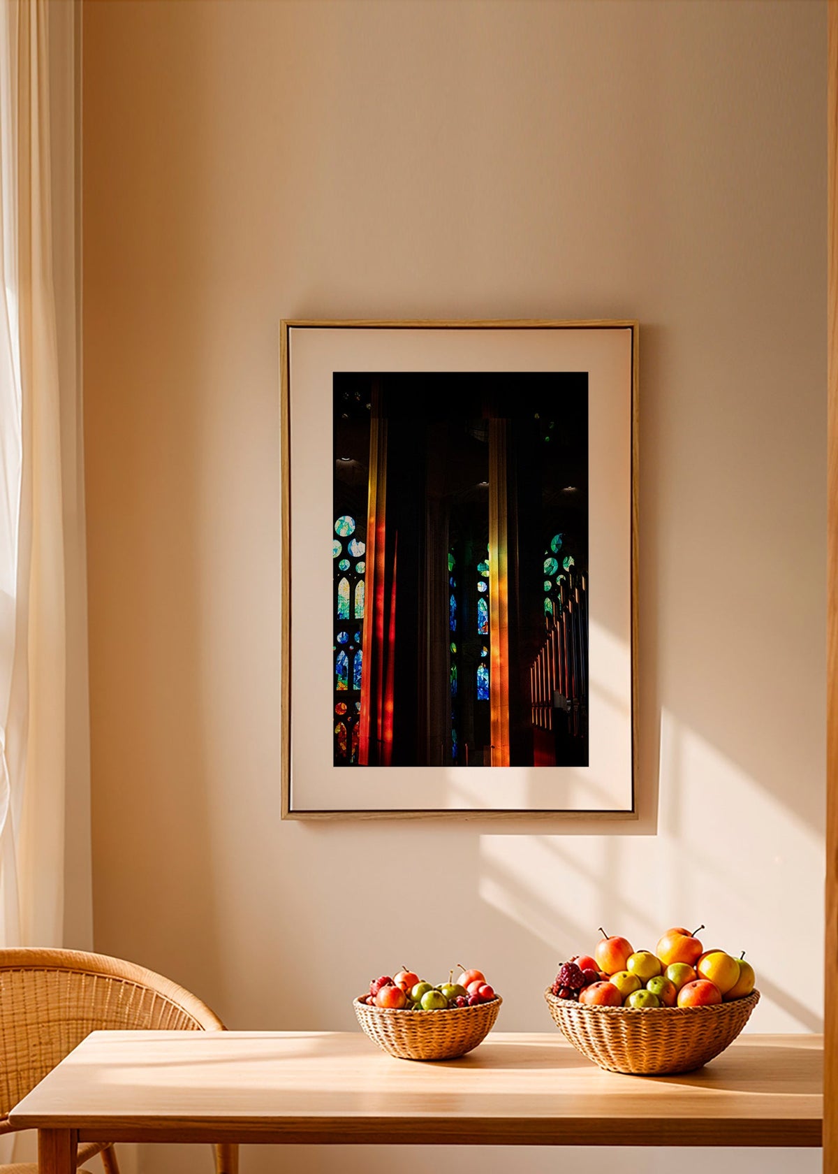 Fotografía de catedral con vidrieras iluminadas – Canvas2