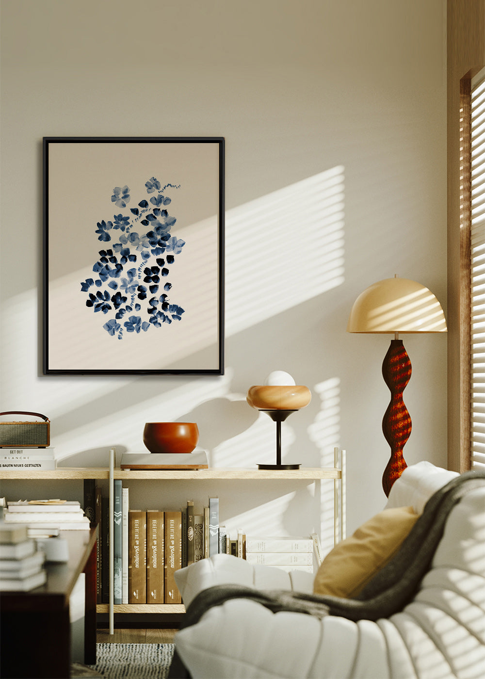 Lámina botánica en azul sobre fondo beige – Canvas1