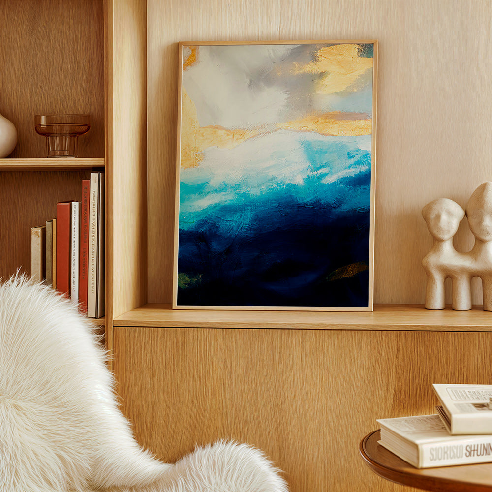 Cuadro abstracto con mar en azul y toques dorados – Product2