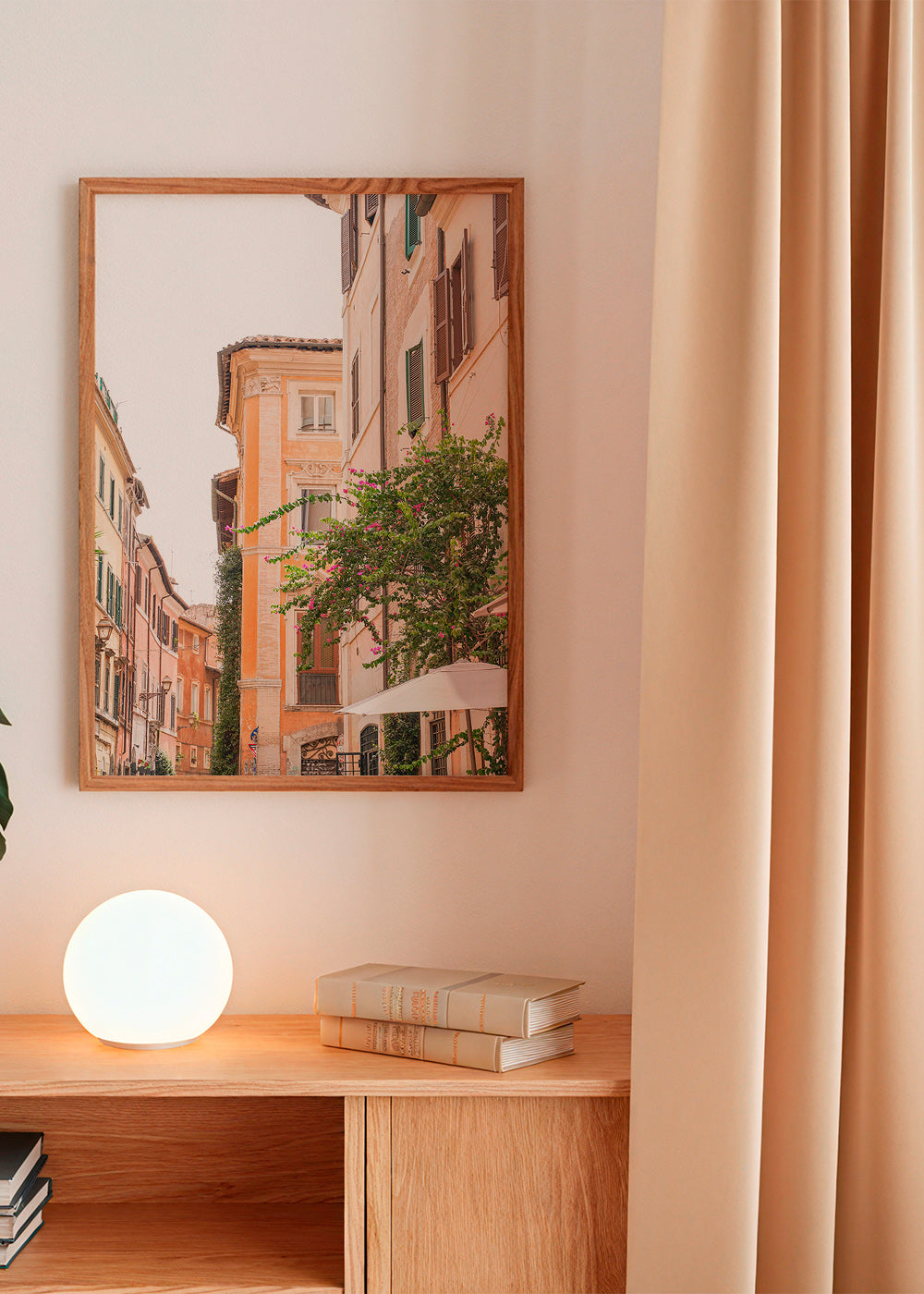 Cuadro de ciudades con fachada romana y buganvillas – Product2
