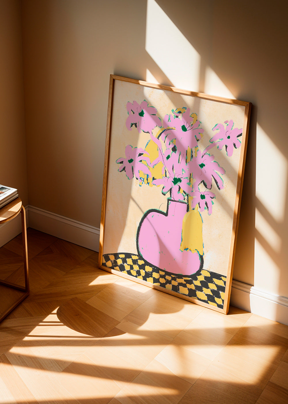 Lámina botánica con jarrón rosa y flores – Product1