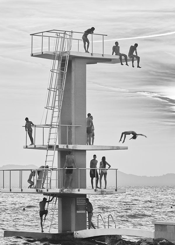 Fotografía de trampolín y saltos en costa