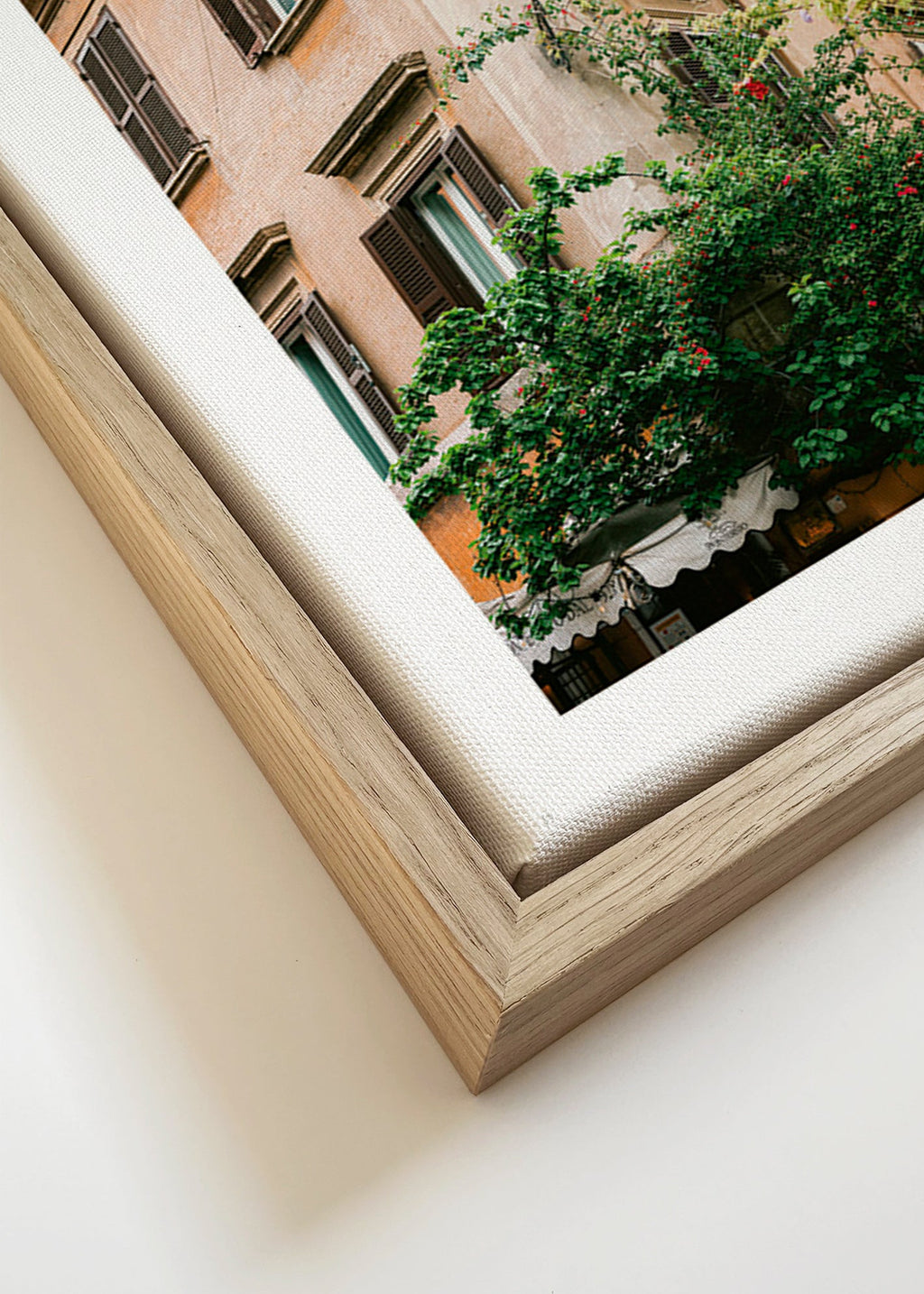 Cuadro de ciudades: esquina romana con vegetación – Canvas detail