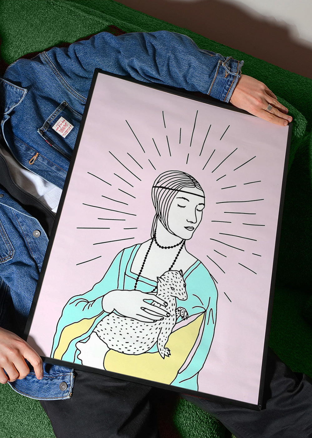 Ilustración: dama con armiño y fondo rosa – Product3