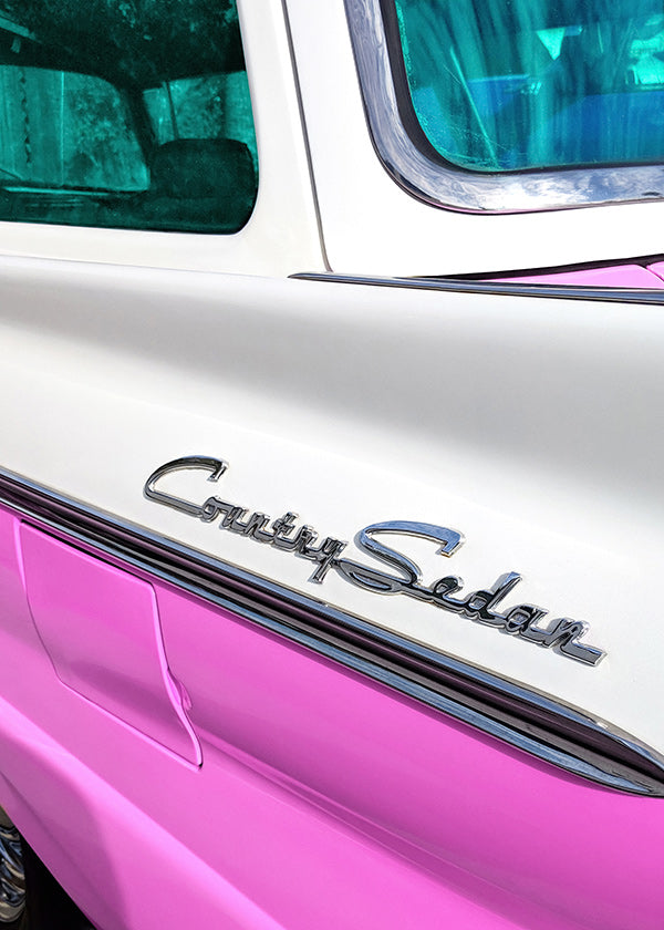 Cuadro vintage Country Sedan, detalle cromado y carrocería pastel