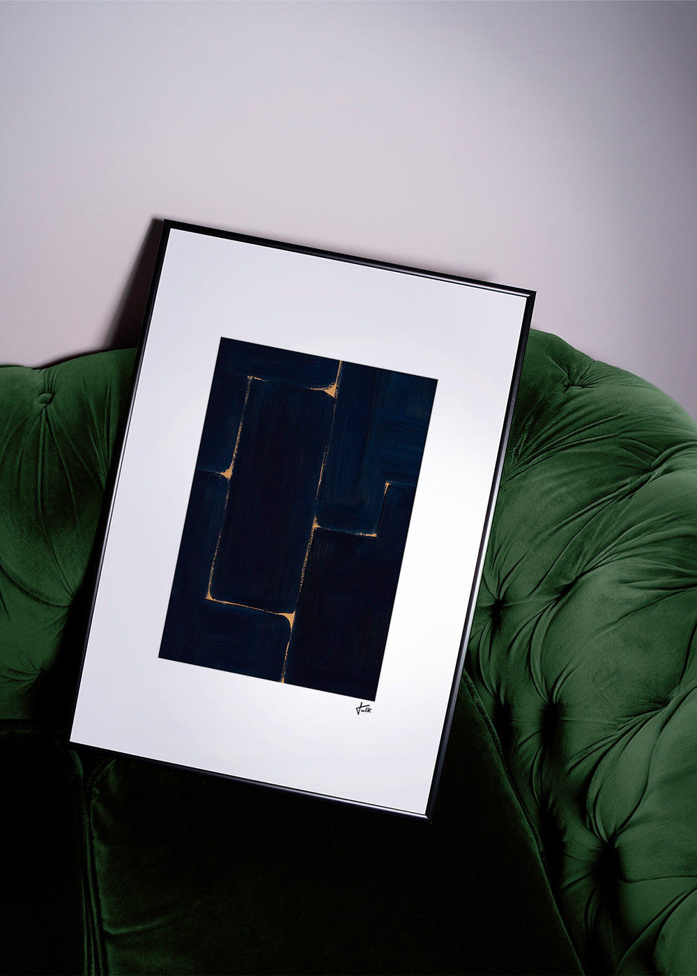 Cuadro abstracto azul profundo con vetas doradas – Product2