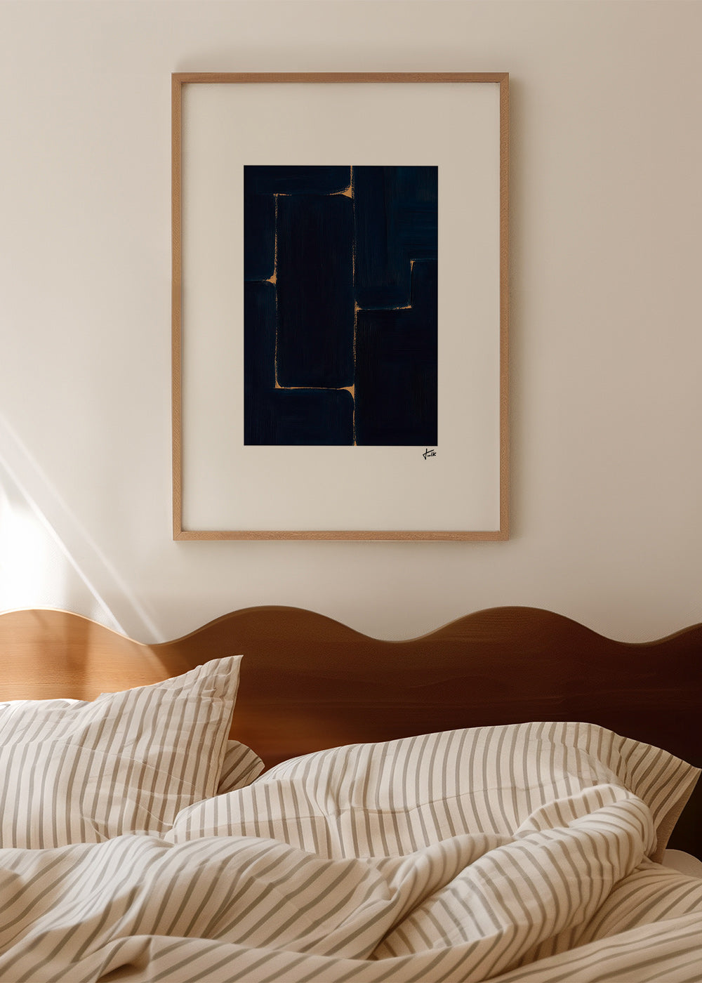 Cuadro abstracto azul profundo con vetas doradas – Product3