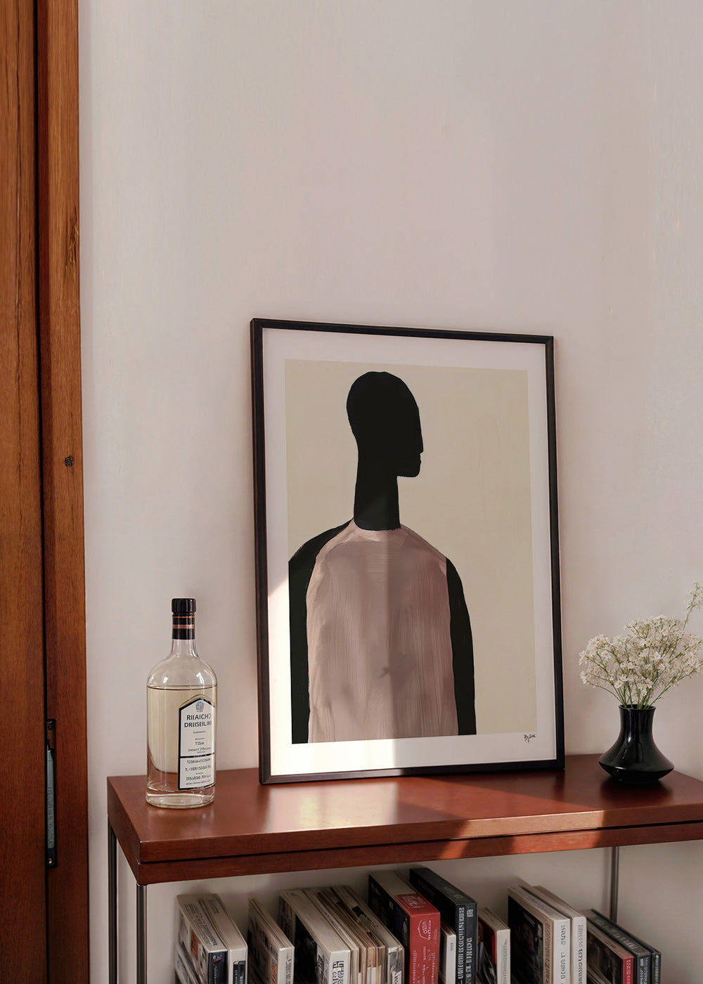 Cuadro abstracto con silueta minimalista y torso rosado – Product3