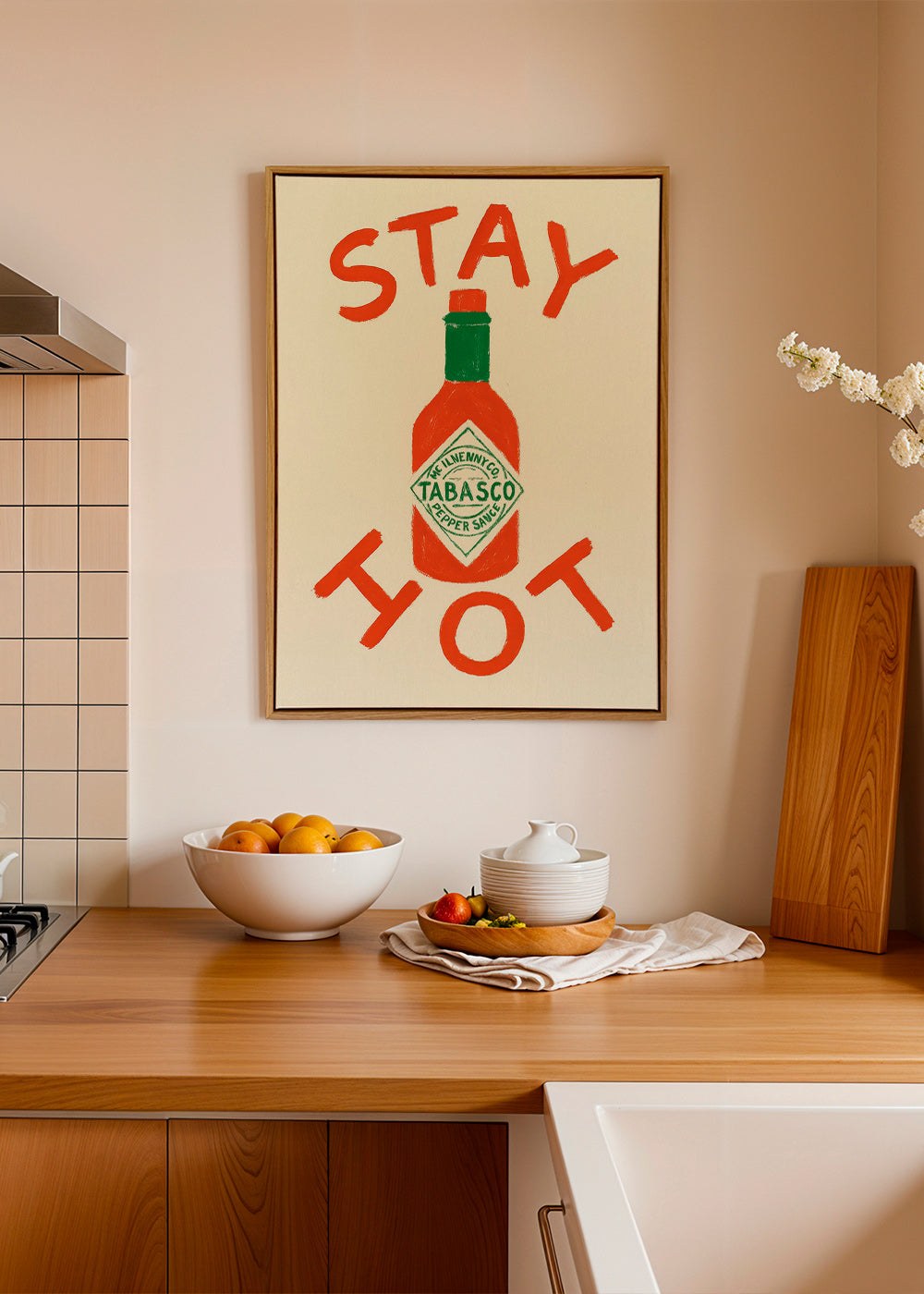 Cuadro de cocina Stay Hot con botella ilustrada – Canvas1