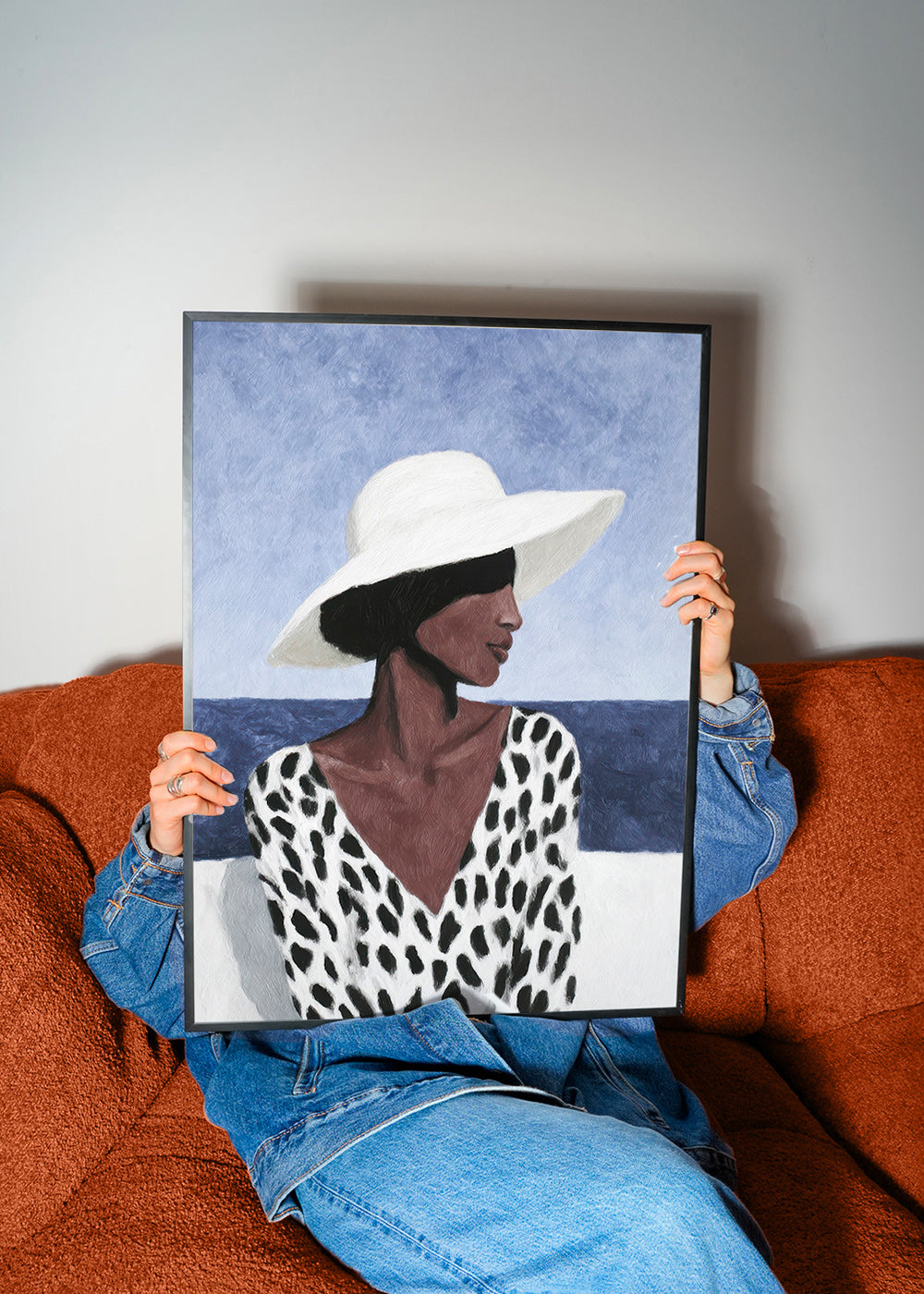 Ilustración de mujer con sombrero y mar – Product1