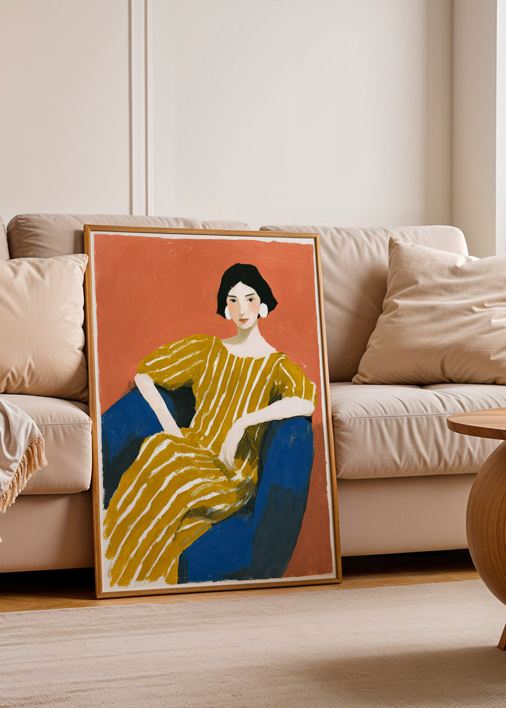 Ilustración: mujer con vestido dorado a rayas – Product1