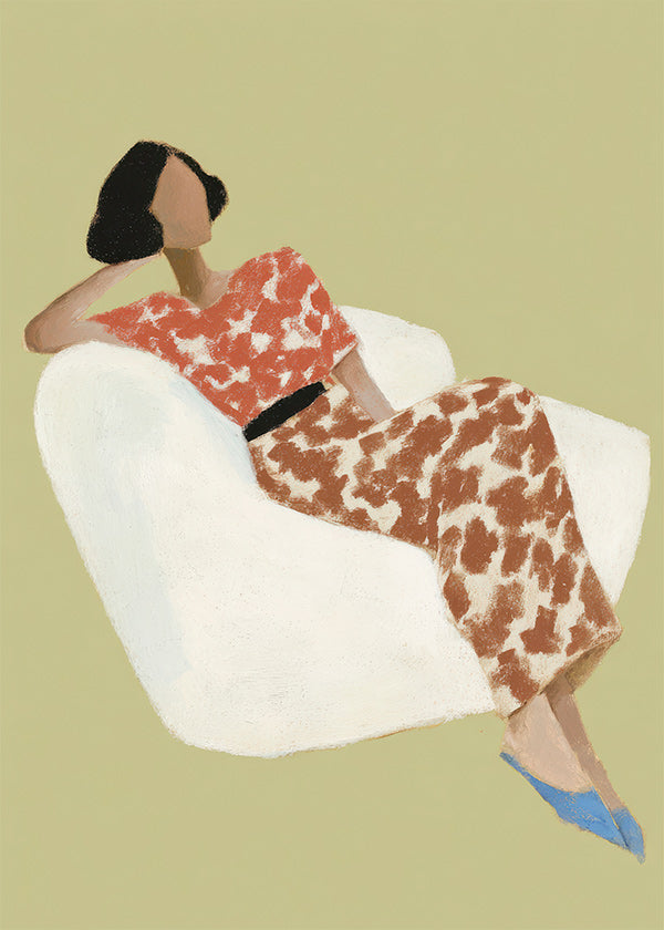 Ilustración reclinada en sillón blanco