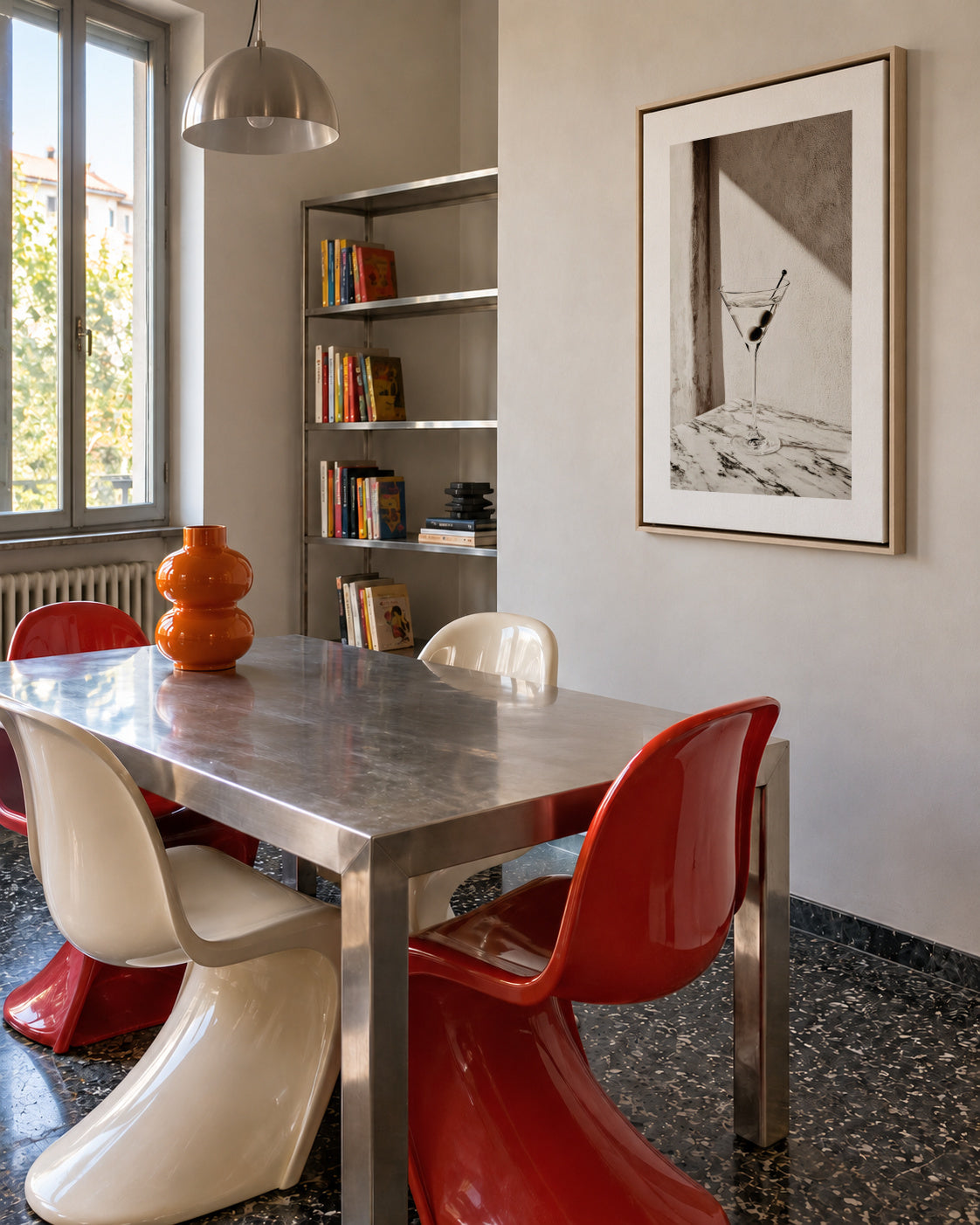 Martini Light - Framed canvas in an interior